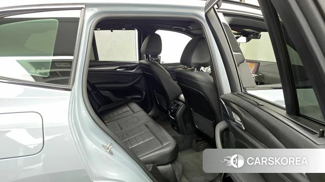 BMW X3 (G01) 2022 Светло-серебряный цвет из Кореи, фото 3