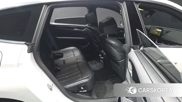 BMW 6 Series GT (G32) 2022 Белый из Кореи, фото 3