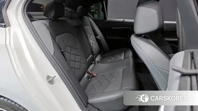 BMW 5 Series (G60) 2025 Белый из Кореи, фото 3