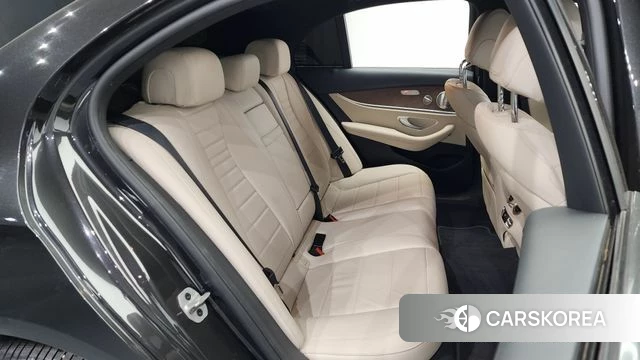 Mercedes-Benz E-Class W213 2021 Серый из Кореи, фото 3