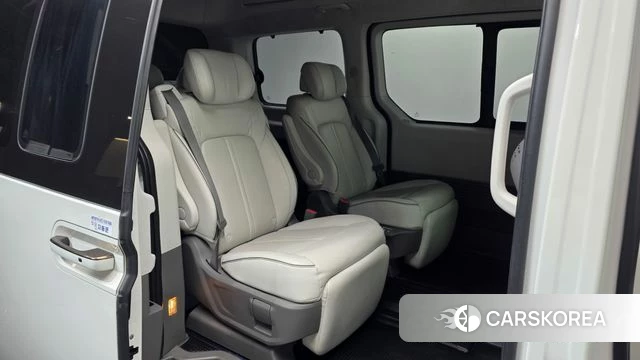 Hyundai Staria 2022 Белый из Кореи, фото 3