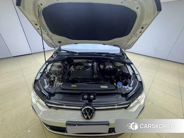Volkswagen Golf 2023 Белый из Китая, фото 3