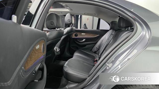 Mercedes-Benz E-Class W213 2018 Серый из Кореи, фото 3