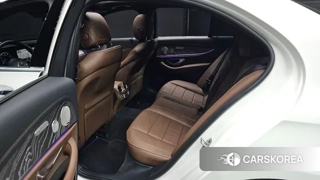 Mercedes-Benz E-Class W213 2022 Белый из Кореи, фото 3