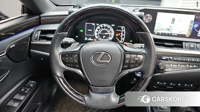 Lexus ES300h 7th generation 2018 Серебряный из Кореи, фото 3