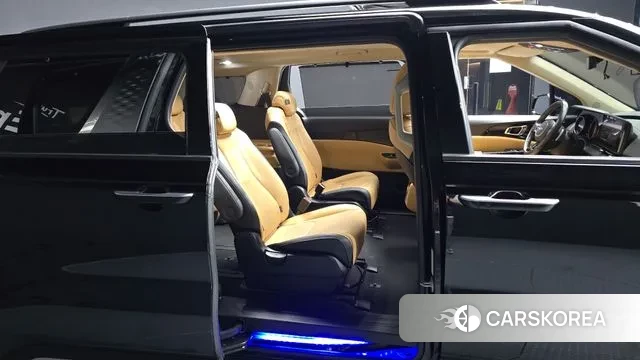 Kia Carnival 4th generation 2022 Черный из Кореи, фото 3