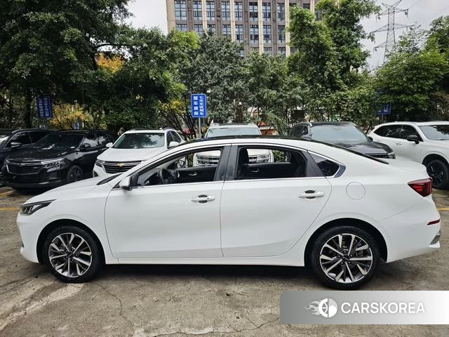 Kia K3 2021 Белый из Китая, фото 3