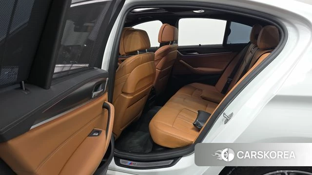 BMW 5 Series (G30) 2023 Белый из Кореи, фото 3