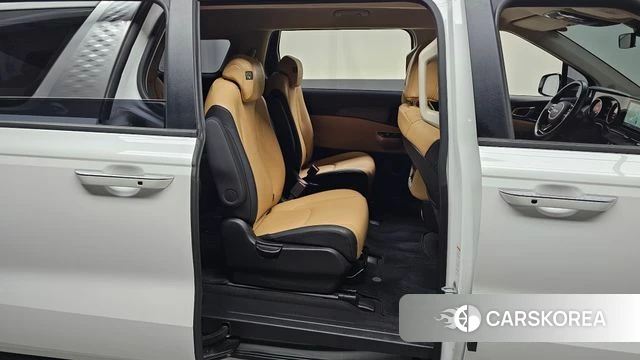 Kia Carnival 4th generation 2023 Белый из Кореи, фото 3