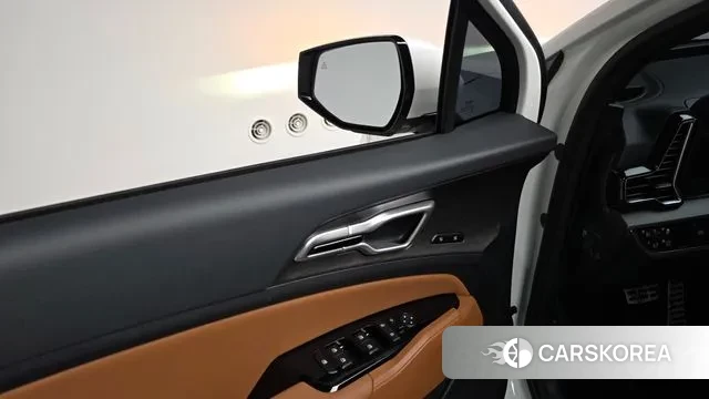 Kia Sportage 5th Generation Hybrid 2024 Белый из Кореи, фото 3