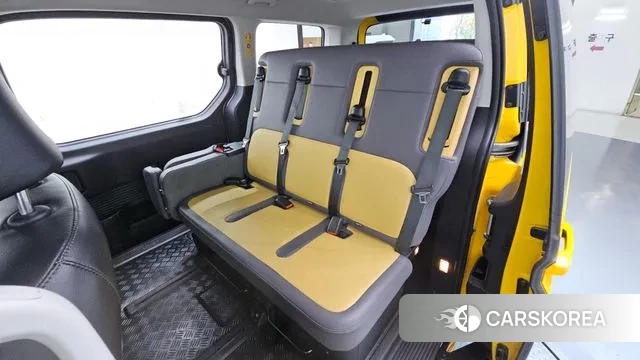 Hyundai Staria 2022 Желтый из Кореи, фото 3