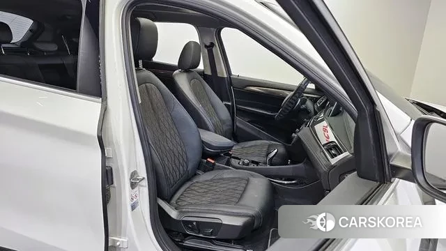 BMW X1 (F48) 2020 Белый из Кореи, фото 3