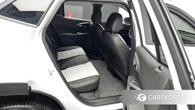 Chevrolet (GM Daewoo) Trax Crossover 2024 Белый из Кореи, фото 3