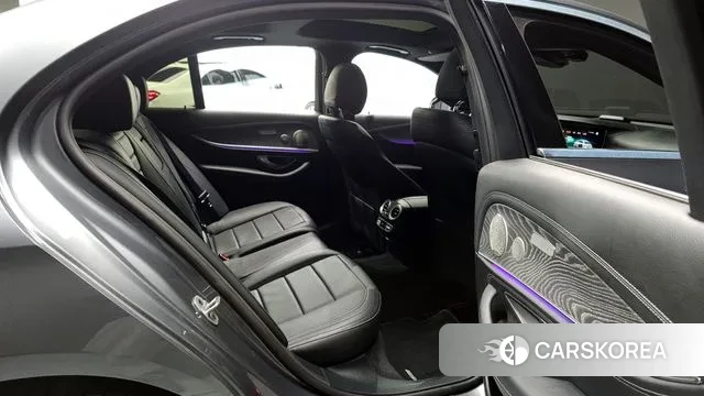 Mercedes-Benz E-Class W213 2021 Серый из Кореи, фото 3