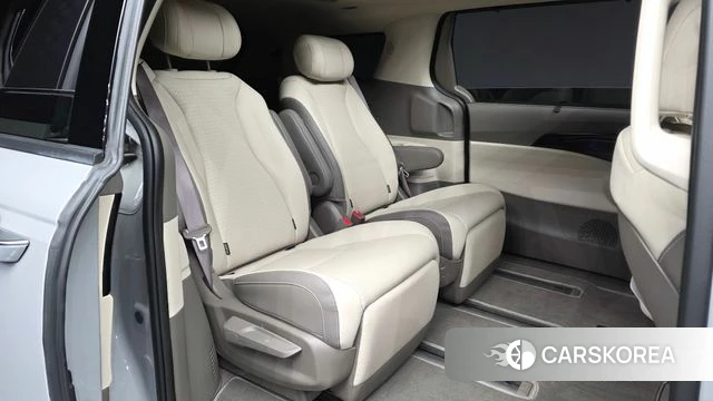 Kia The New Carnival 4th Generation 2025 Серебристо-серый из Кореи, фото 3