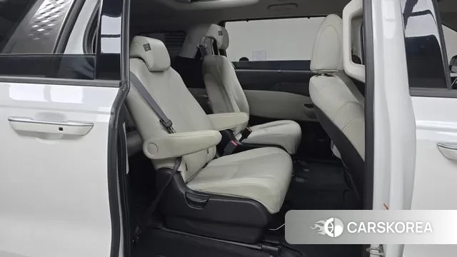 Kia Carnival 4th generation 2023 Белый из Кореи, фото 3