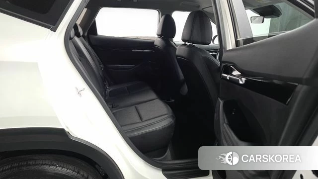 Kia Seltos 2022 Белый из Кореи, фото 3