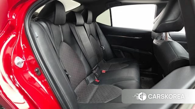 Toyota Camry (XV70) 2021 Красный из Кореи, фото 3