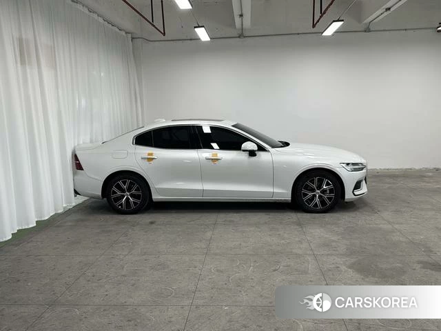 Volvo S60 2024 Белый из Китая, фото 3