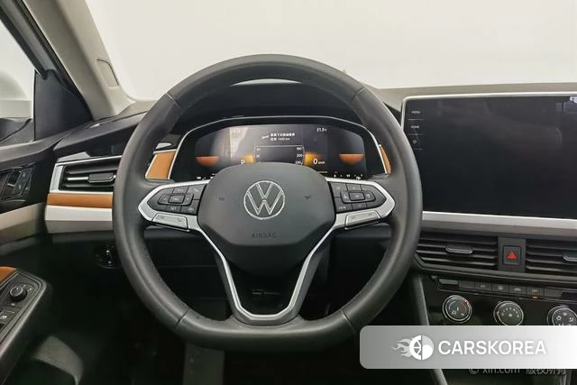 Volkswagen Bora 2024 Белый из Китая, фото 3