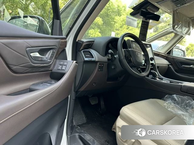 Toyota Elfa 2025 Белый из Китая, фото 3