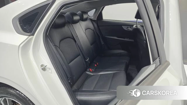 Kia The New K3 2nd generation 2022 Белый из Кореи, фото 3