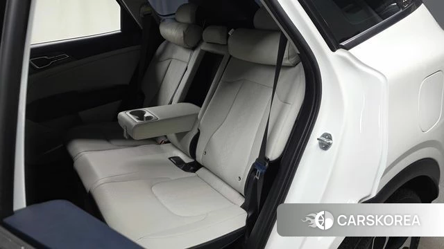 Kia Sportage 5th Generation Hybrid 2022 Белый из Кореи, фото 3