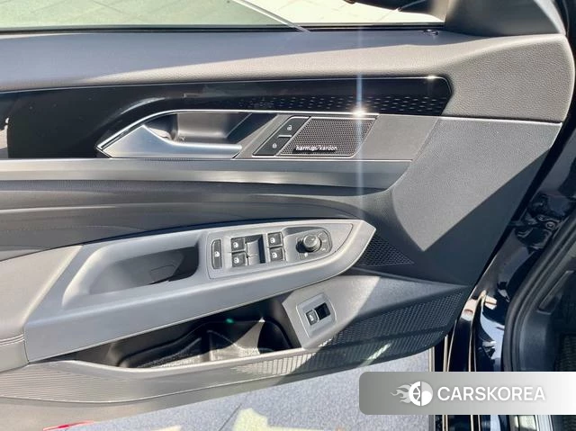 Volkswagen Passat 2024 Черный из Китая, фото 3