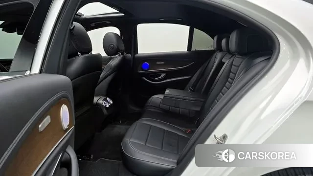 Mercedes-Benz E-Class W213 2021 Белый из Кореи, фото 3