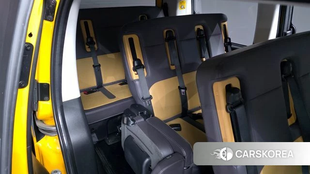 Hyundai Staria 2022 Желтый из Кореи, фото 3