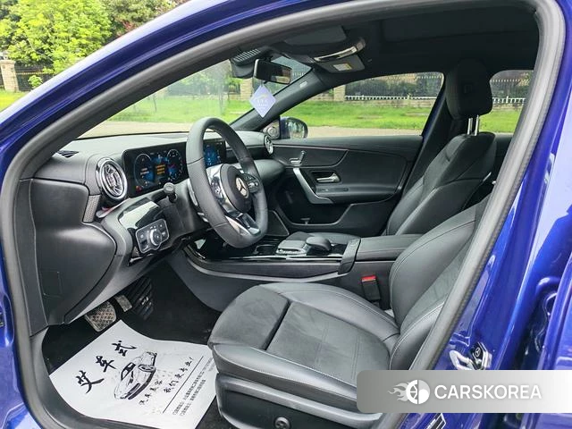 Mercedes-Benz Class A 2021 Синий из Китая, фото 3