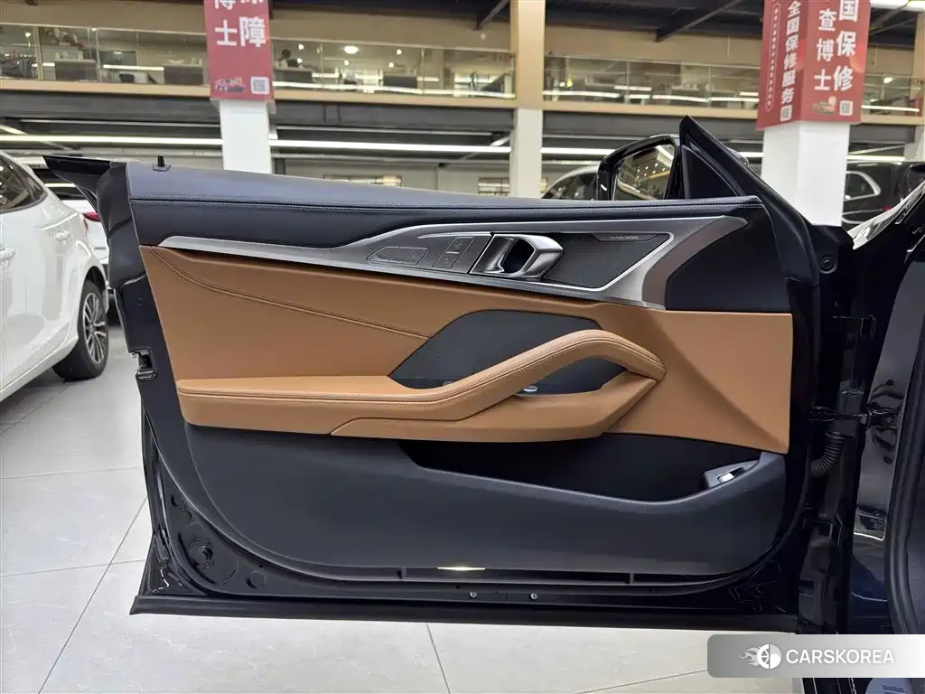 BMW 8 series 2020 Черный из Китая, фото 3