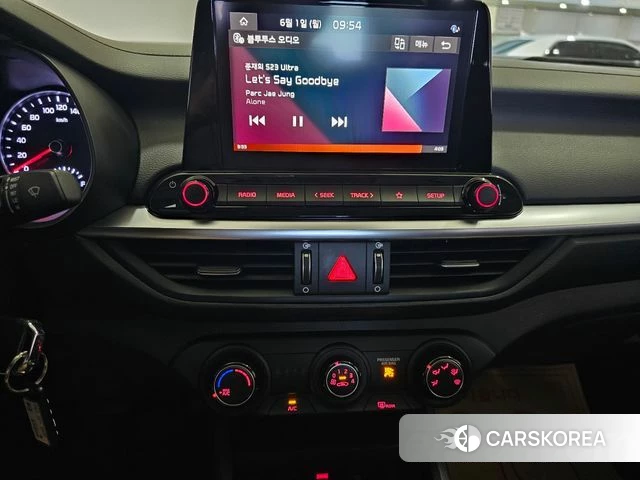 Kia The New K3 2nd generation 2023 Белый из Кореи, фото 3