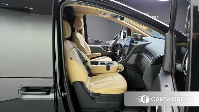 Hyundai Staria 2022 Черный из Кореи, фото 3