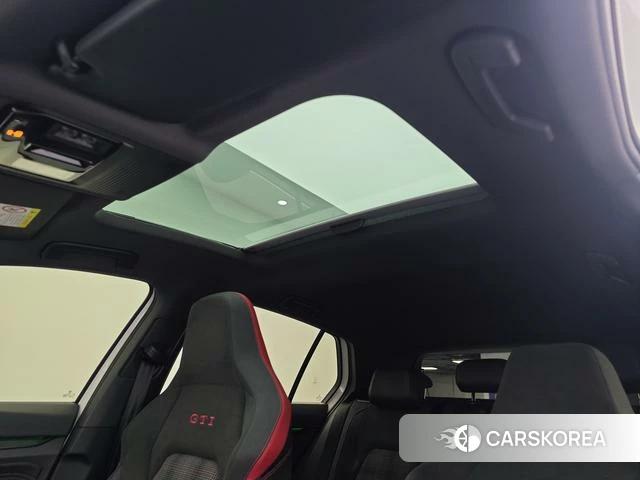 Volkswagen Golf 2022 Белый из Китая, фото 3