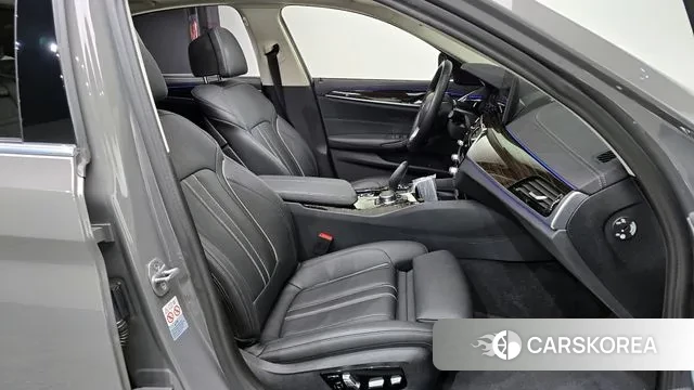 BMW 5 Series (G30) 2022 Серый из Кореи, фото 3