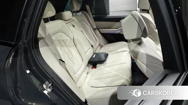 BMW X5 (G05) 2023 Серебристо-серый из Кореи, фото 3