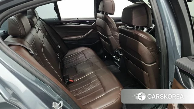 BMW 5 Series (G30) 2018 Светло-серебряный цвет из Кореи, фото 3