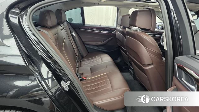 BMW 5 Series (G30) 2023 Черный из Кореи, фото 3