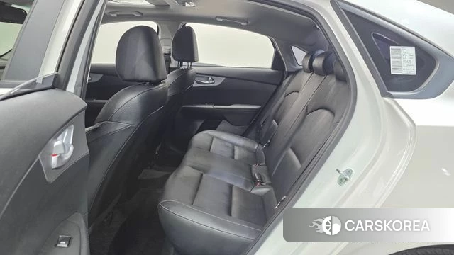 Kia The New K3 2nd generation 2022 Белый из Кореи, фото 3