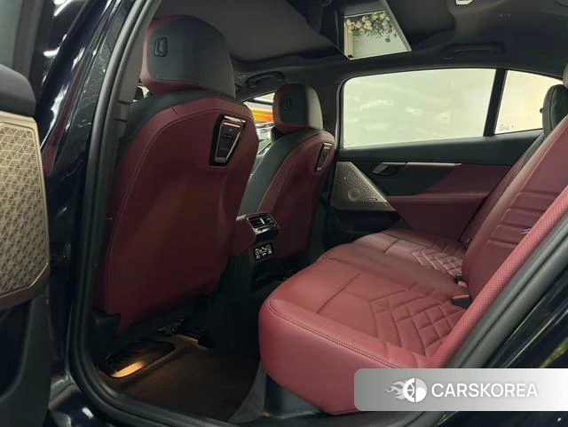 BMW 5 series 2025 Черный из Китая, фото 3