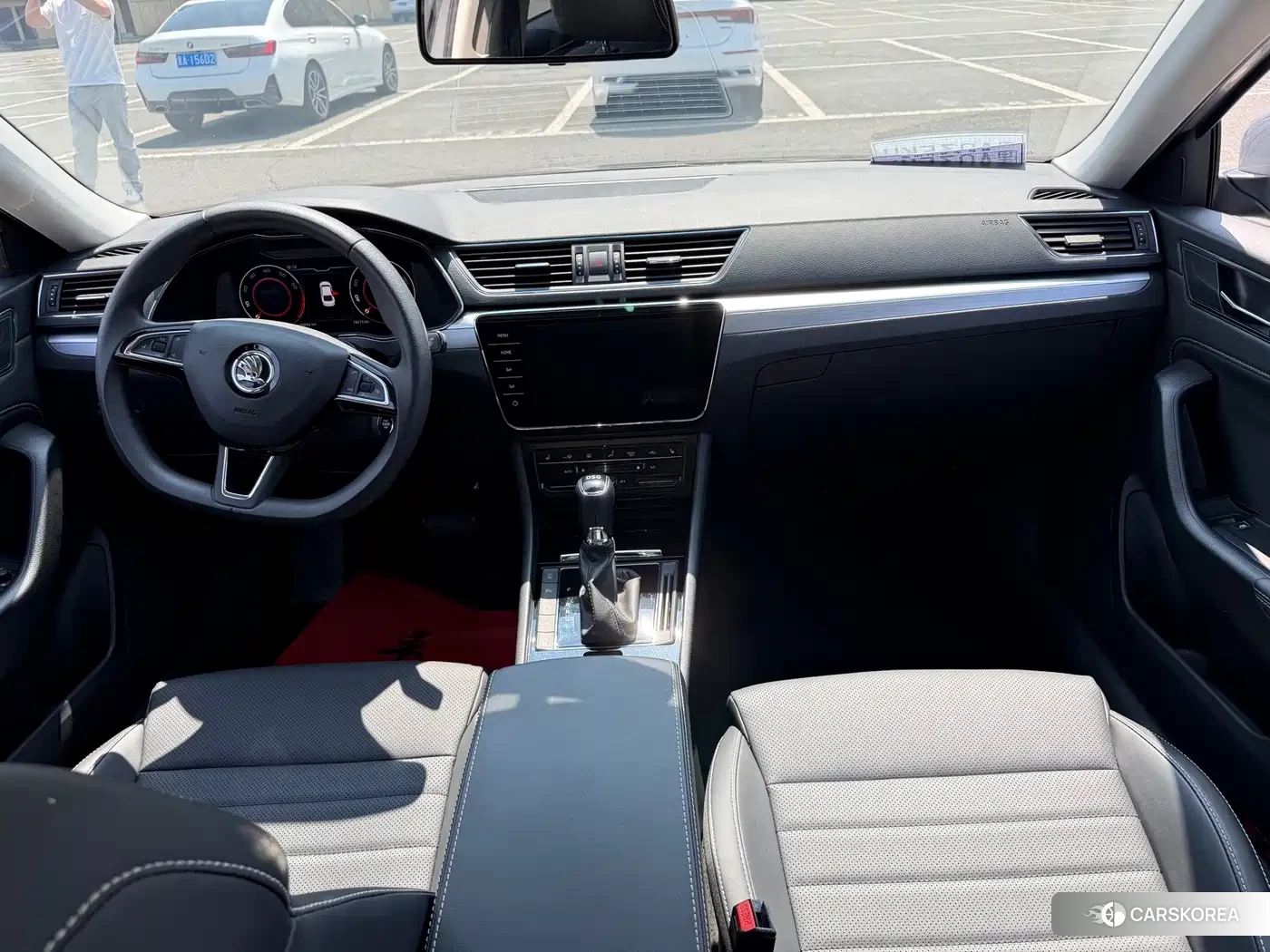 Skoda Superb 2023 Silver/gray из Китая, фото 3