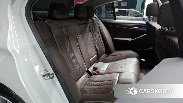 BMW 5 Series (G30) 2021 Белый из Кореи, фото 3