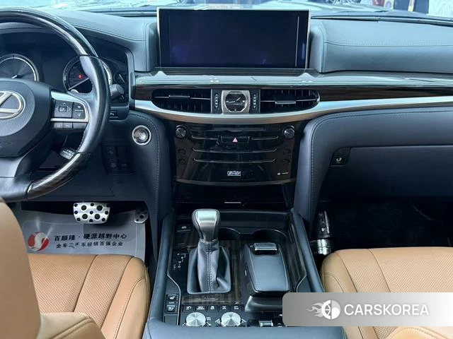 Lexus LX 2023 Серебристо-серый из Китая, фото 3