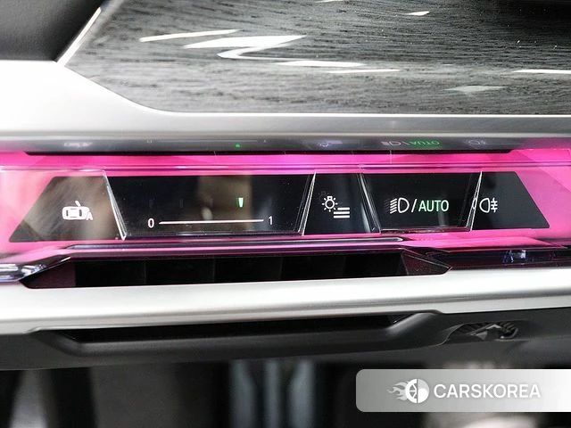 BMW 7 Series (G70) 2024 Черный из Кореи, фото 3