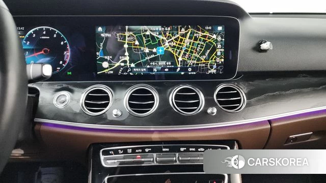 Mercedes-Benz E-Class W213 2023 Черный из Кореи, фото 3
