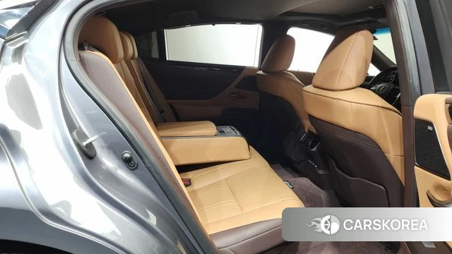 Lexus ES300h 7th generation 2020 Серый из Кореи, фото 3