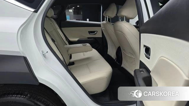 Hyundai Kona (SX2) 2023 Белый из Кореи, фото 3