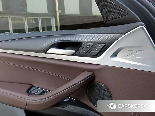 BMW X4 (G02) 2021 Черный из Кореи, фото 3