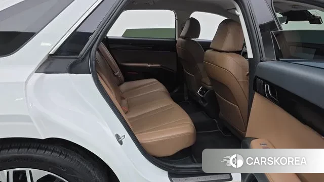 Hyundai Grandeur Hybrid (GN7) 2023 Белый из Кореи, фото 3